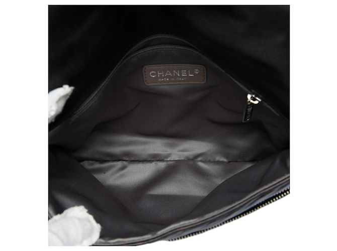 Borsa a tracolla Chanel Quilted Metallic Distressed Lambskin CC Crystal Flap Nera Nero - vista 4