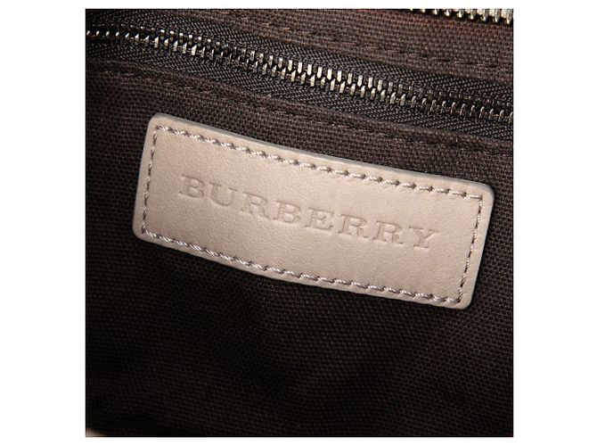 Burberry Smoke Check Schultertasche aus beschichteter Canvas in Grau - Ansicht 5