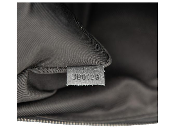 Pochette Louis Vuitton Monogram Shadow Discovery nera Nero - vista 6