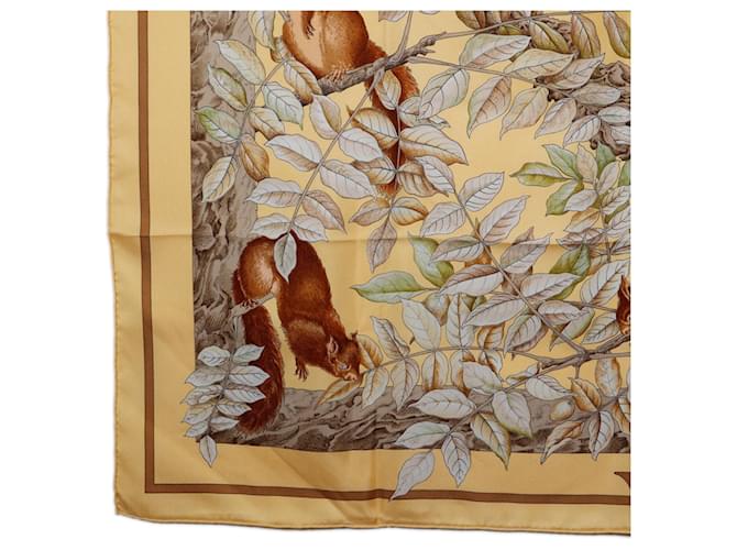 Sciarpa in seta Hermès Casse Noisette 90 Marrone - vista 5