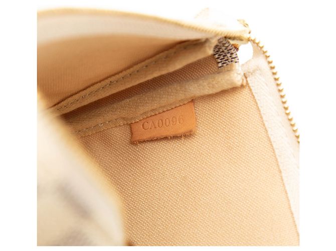 Borsa a tracolla Pochette Accessoires in Damier Azur bianco Louis Vuitton - vista 5