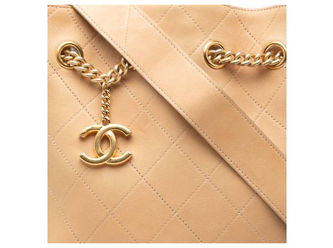 Chanel Borsa a secchiello On My Shoulder in pelle di vitello trapuntata Large CC beige - vista 6
