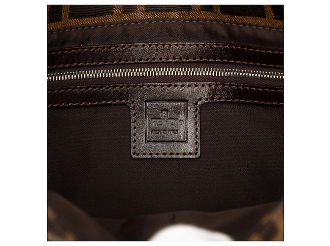 Fendi Baguette Schultertasche aus braunem Zucca Canvas - Ansicht 5