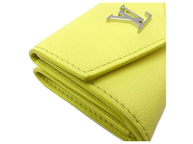 Cartera Louis Vuitton Taurillon Lockmini amarilla Amarillo - vista 10
