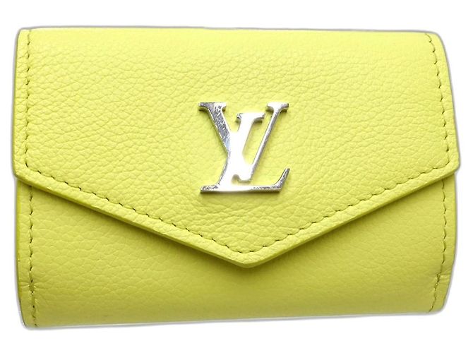 Cartera Louis Vuitton Taurillon Lockmini amarilla Amarillo - vista 2