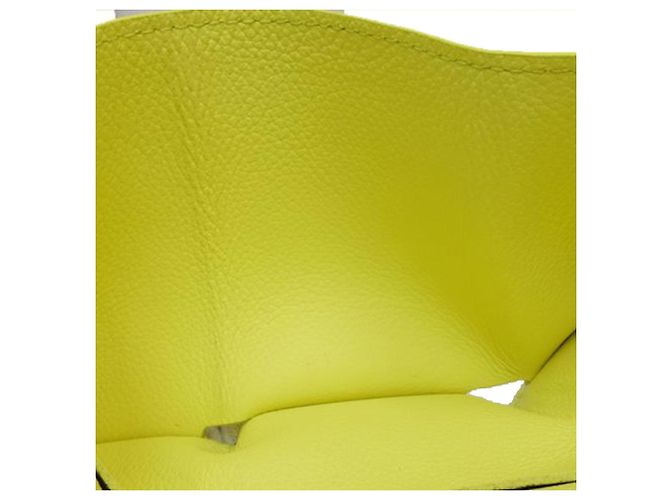 Cartera Louis Vuitton Taurillon Lockmini amarilla Amarillo - vista 6