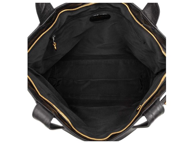 Tote Chanel CC Caviar negro - vista 4