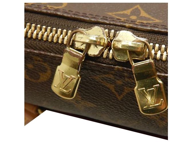 Borsa a tracolla Louis Vuitton Monogram Coussin GM marrone - vista 11