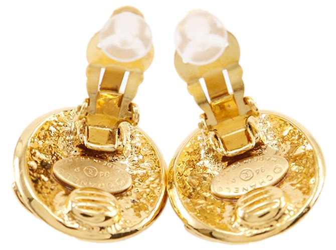 Orecchini a clip rotondi Chanel CC placcati oro D'oro - vista 3