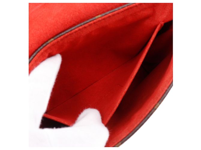 Borsa Louis Vuitton Monogram Locky BB rossa Rosso - vista 5