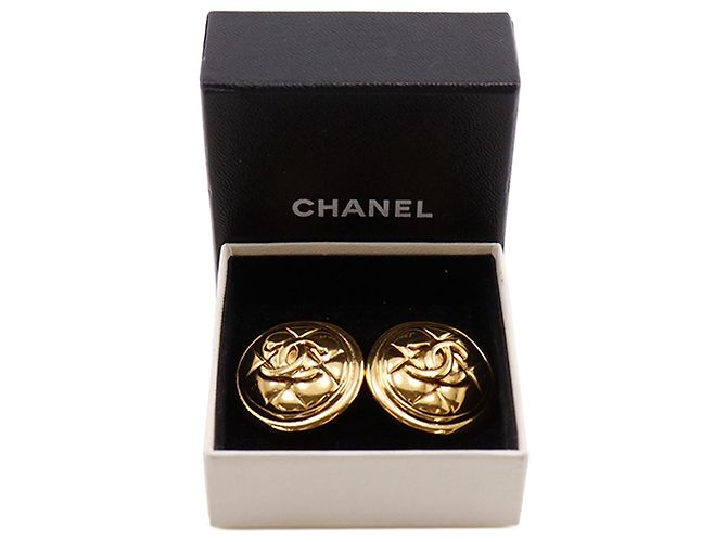Orecchini a cerchio trapuntati Chanel CC placcati oro D'oro - vista 11