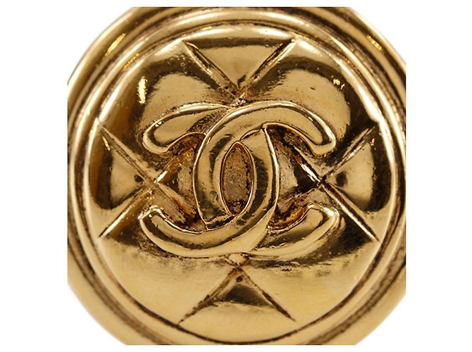 Orecchini a cerchio trapuntati Chanel CC placcati oro D'oro - vista 5