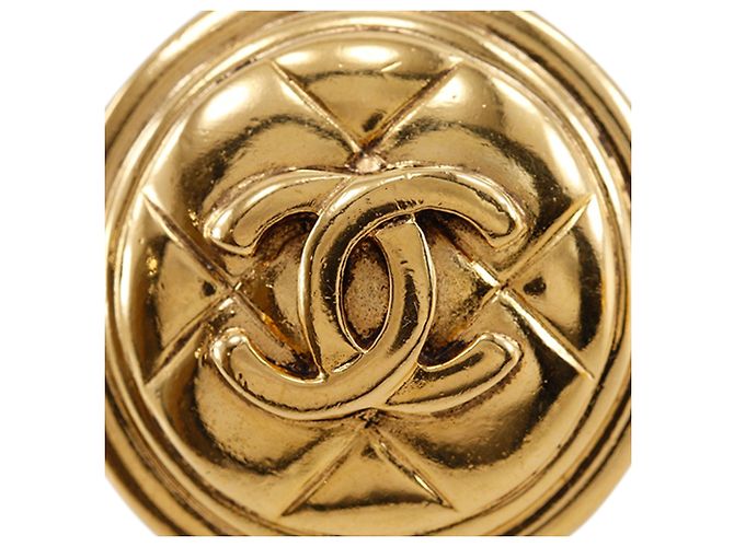 Orecchini a cerchio trapuntati Chanel CC placcati oro D'oro - vista 6
