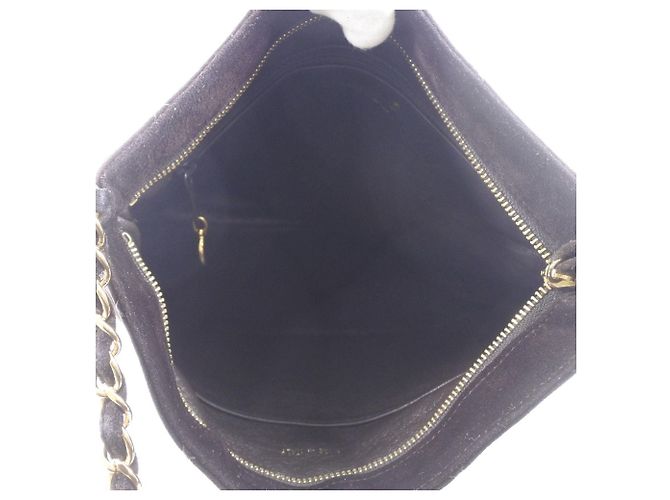 Bolsa transversal Chanel em camurça acolchoada marrom com tassel - vista 4