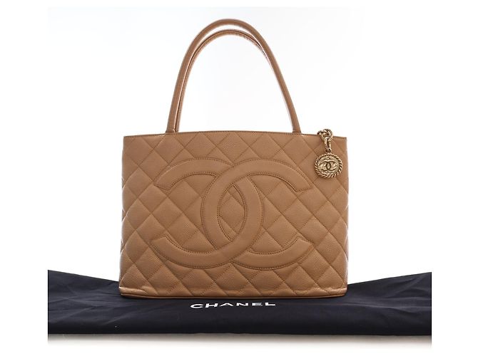 Tote Chanel Caviar Medallion beige - vista 15