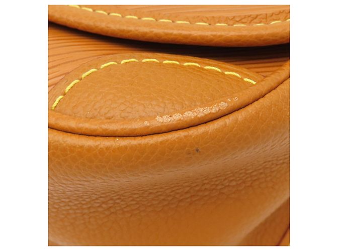 Borsa a tracolla Louis Vuitton Epi Buci Tan Cammello - vista 8