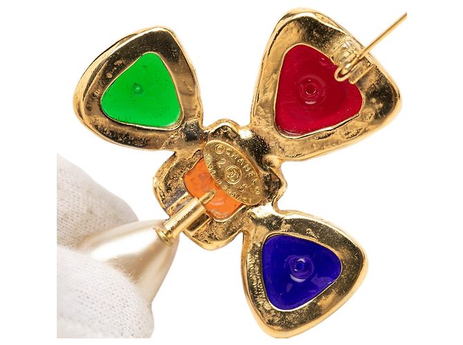 Spilla appuntata Chanel placcata in oro multicolore con Gripoix e perle finte D'oro - vista 3