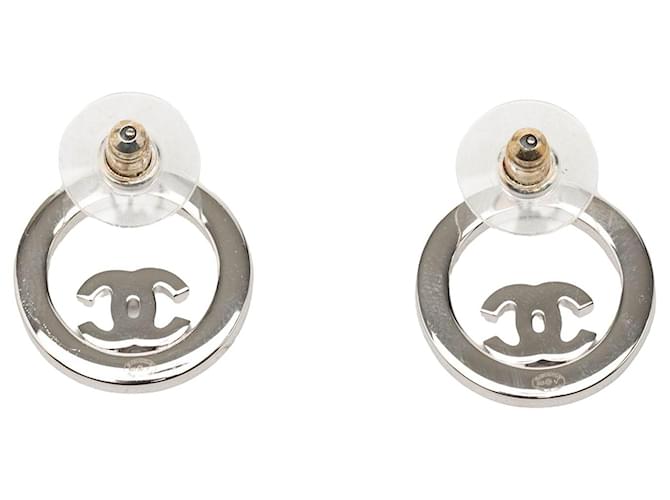 Orecchini Chanel CC in ottone e strass argento con chiusura a pressione - vista 2