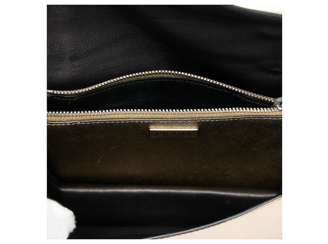 Bolso Prada Saffiano Sound Lock dorado - vista 4