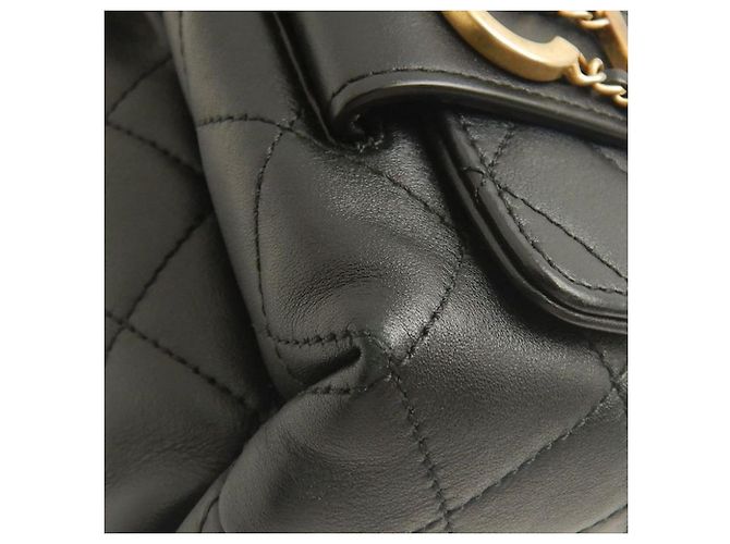Borsa a tracolla Chanel Medium in agnello trapuntato nero con logo e catena - vista 14