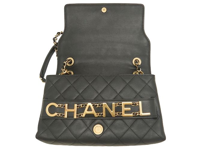 Borsa a tracolla Chanel Medium in agnello trapuntato nero con logo e catena - vista 5