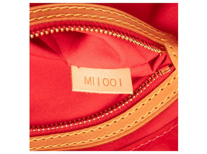 Borsa a mano Louis Vuitton Monogram Vernis Reade PM rossa Rosso - vista 6