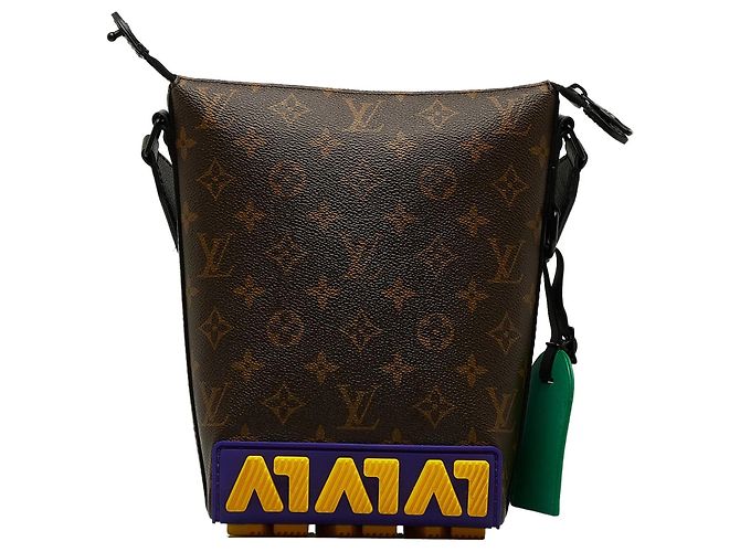 Borsa a tracolla Louis Vuitton Monogram LV Rubber Cruiser marrone - vista 3