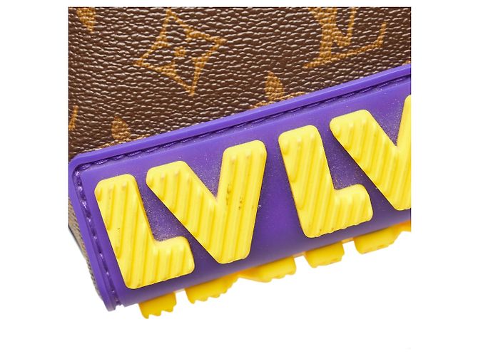 Borsa a tracolla Louis Vuitton Monogram LV Rubber Cruiser marrone - vista 8