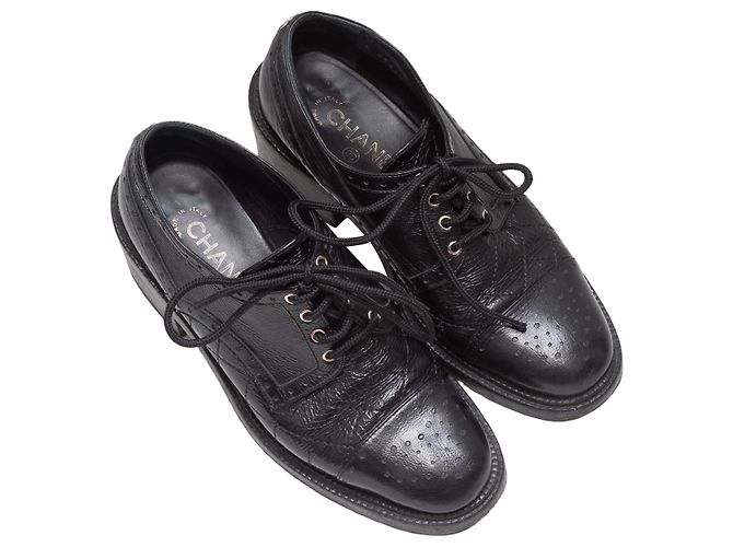Chanel Oxford aus schwarzem Lackleder mit Steppmuster Größe 38 - Ansicht 2