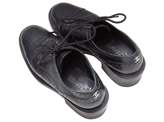 Chanel Oxford aus schwarzem Lackleder mit Steppmuster Größe 38 - Ansicht 3