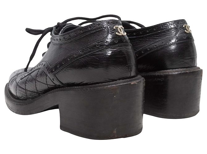 Chanel Oxford aus schwarzem Lackleder mit Steppmuster Größe 38 - Ansicht 4