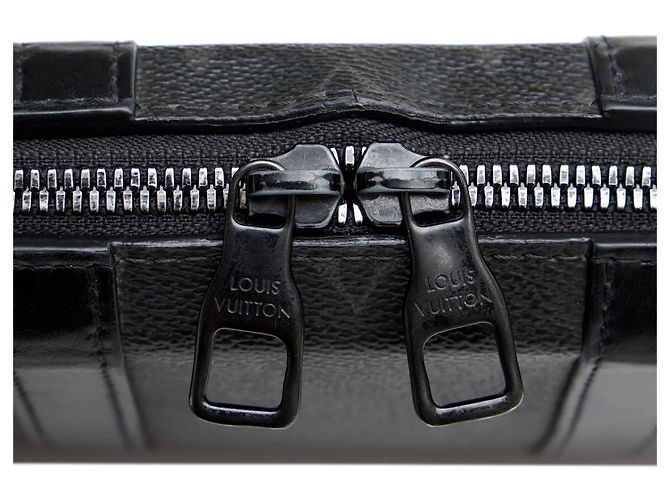 Portafoglio Crossbody Soft Trunk Louis Vuitton Monogram Eclipse Nero - vista 8