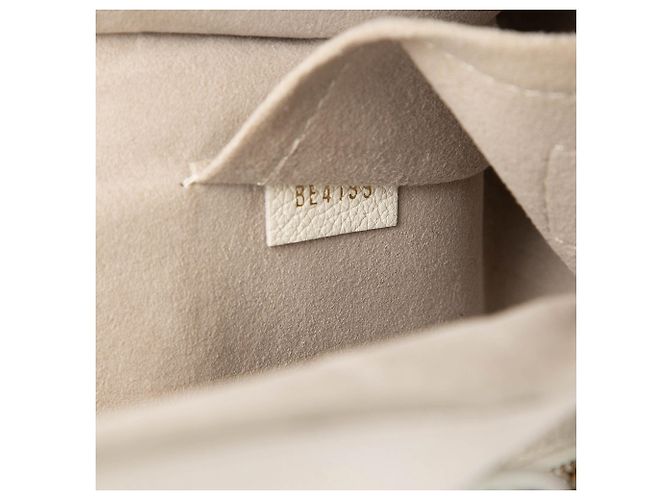 Twist Borsa a tracolla MyLockMe Chain BB in pelle di vitello morbida bianca Louis Vuitton Bianco - vista 6