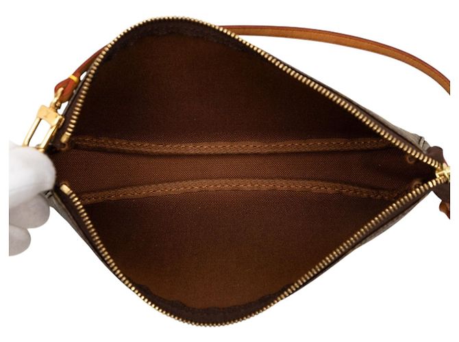 Borsa a tracolla Louis Vuitton Monogram Pochette Accessoires marrone - vista 4
