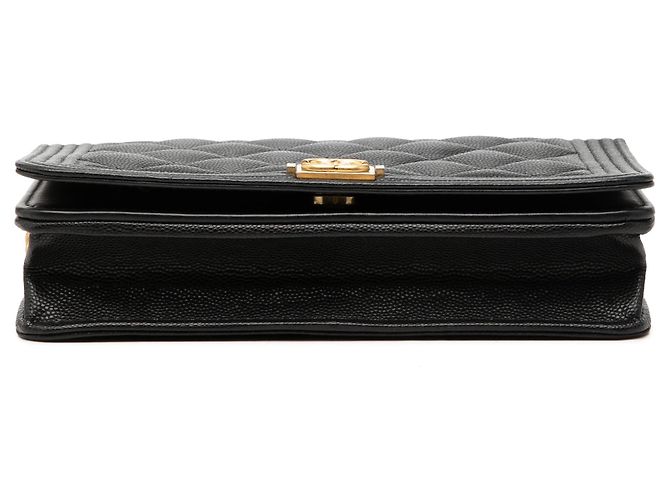 Borsa a tracolla Chanel Boy Wallet on Chain in pelle caviar matelassé nera Nero - vista 3