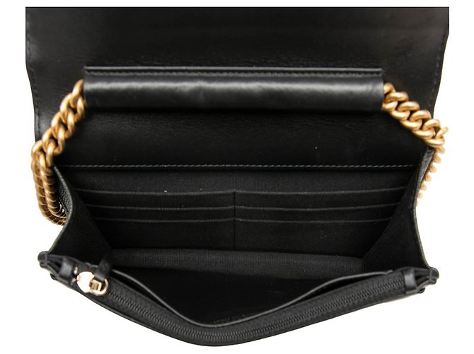 Borsa a tracolla Chanel Boy Wallet on Chain in pelle caviar matelassé nera Nero - vista 4