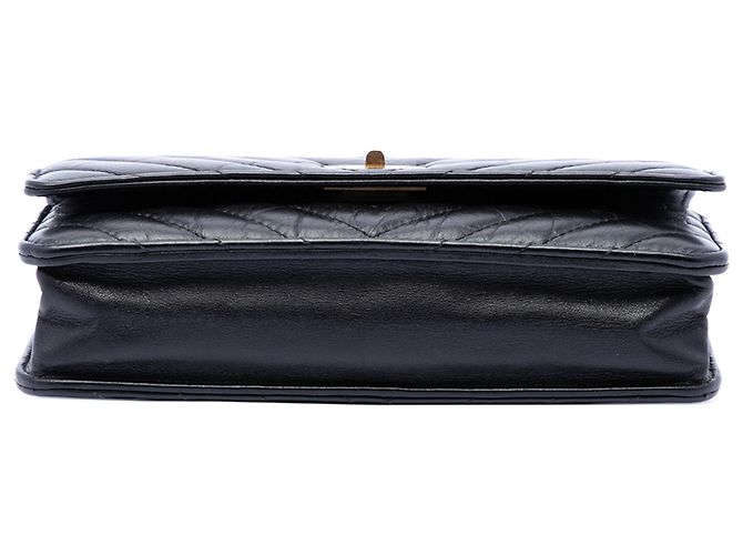 Borsa a tracolla Chanel Reissue 2.55 Chevron in pelle di vitello invecchiata nera Wallet on Chain Nero - vista 3