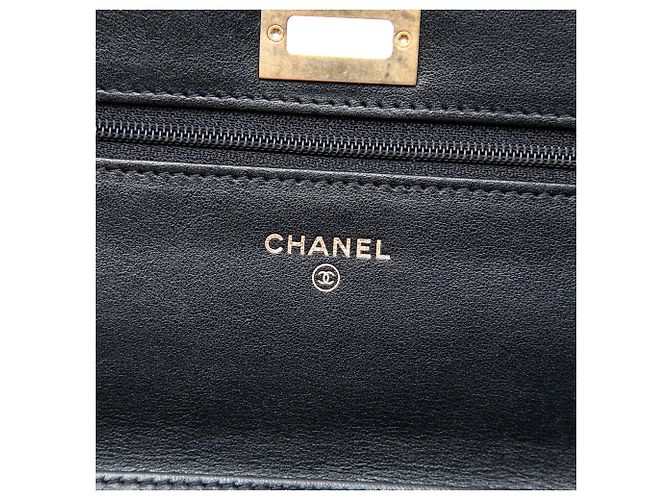Borsa a tracolla Chanel Reissue 2.55 Chevron in pelle di vitello invecchiata nera Wallet on Chain Nero - vista 5