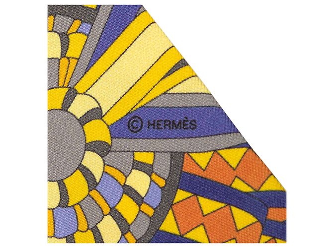 Foulard Twilly in seta Hermès Les Flots Du Cheval Oro D'oro - vista 3