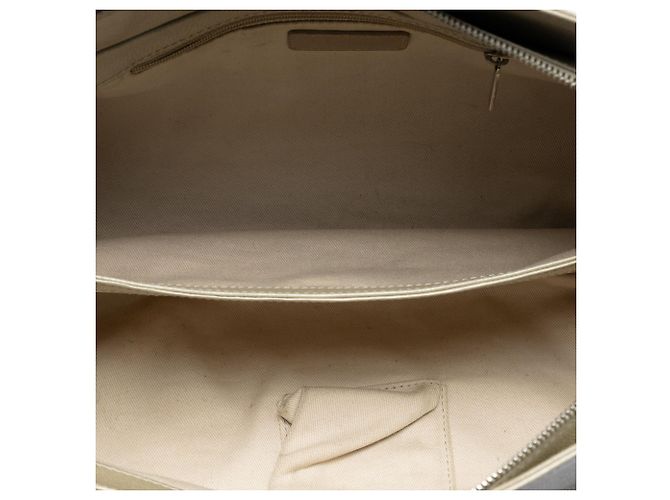 Borsa a tracolla Chanel CC Caviar Bianca Bianco - vista 4