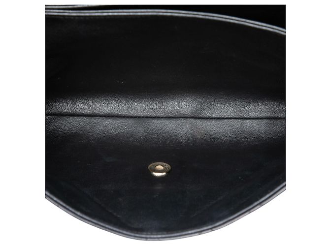 Bolsa de Ombro Chanel Jumbo em pele de cordeiro acolchoada preta com aba e 3 compartimentos Preto - vista 4