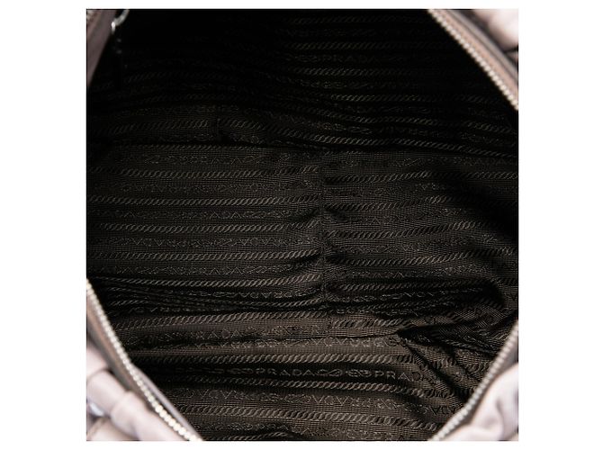 Bolsa satchel em nappa gaufre cinza Prada - vista 4