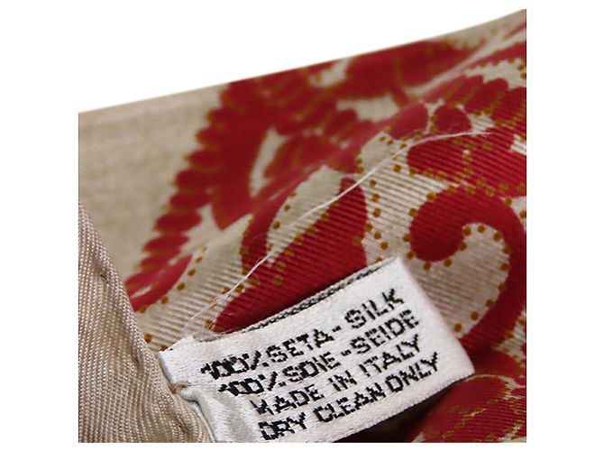 Sciarpa in seta Chanel CC Camellia Beige - vista 3