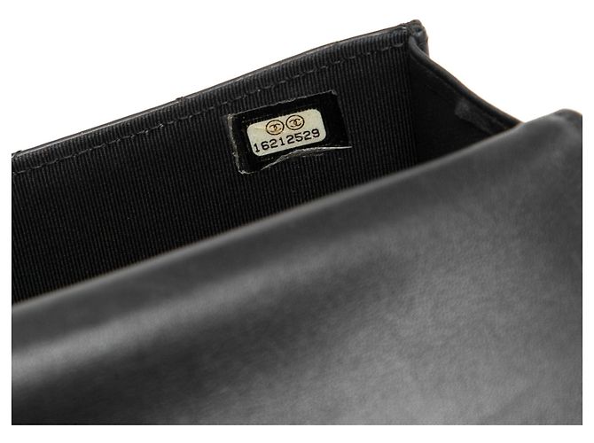 Cartera larga Chanel CC de charol acolchado negro - vista 6