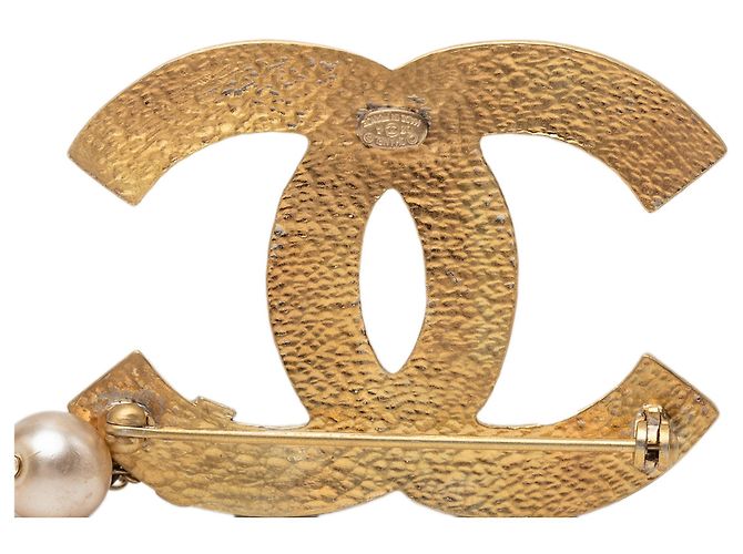 Spilla Chanel CC placcata oro con smalto e perle sintetiche D'oro - vista 3