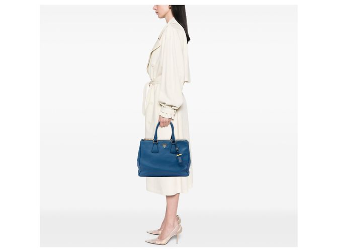 Borsa Tote Convertibile con Doppia Cerniera Blue Prada Vitello Daino - vista 6