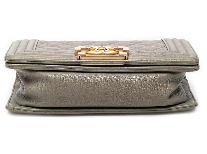 Le Boy Bolsa Tiracolo Chanel Boy Flap Small em couro caviar matelassé marrom - vista 3