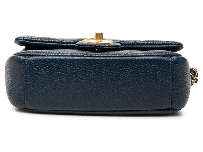 Borsa a tracolla Chanel Mini Quilted Caviar Chain Soul Flap blu - vista 3