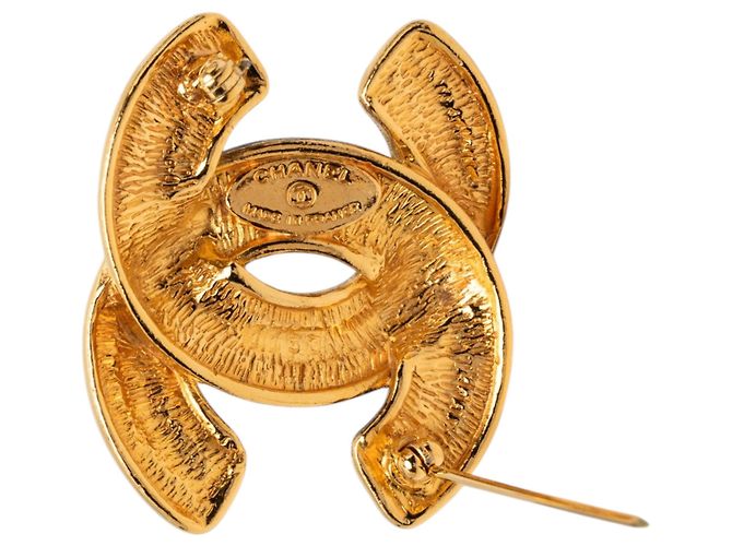 Spilla Chanel CC trapuntata placcata oro D'oro - vista 3