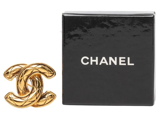 Spilla Chanel CC trapuntata placcata oro D'oro - vista 4